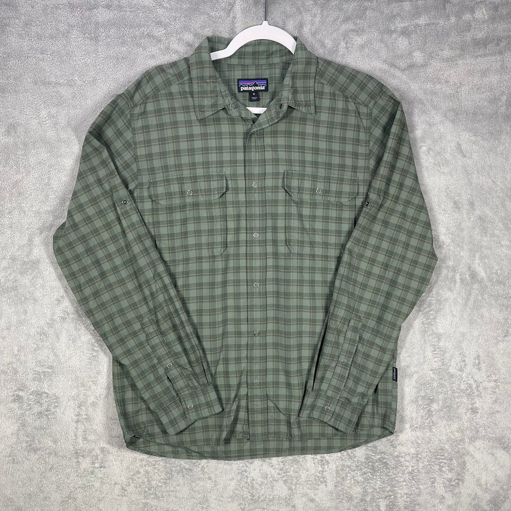 Patagonia Button Up Shirt Mens M Green Plaid Long Sleeve Roll Tab Pocket